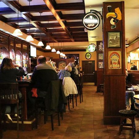 Saint Brendan'S Inn Green Bay Esterno foto