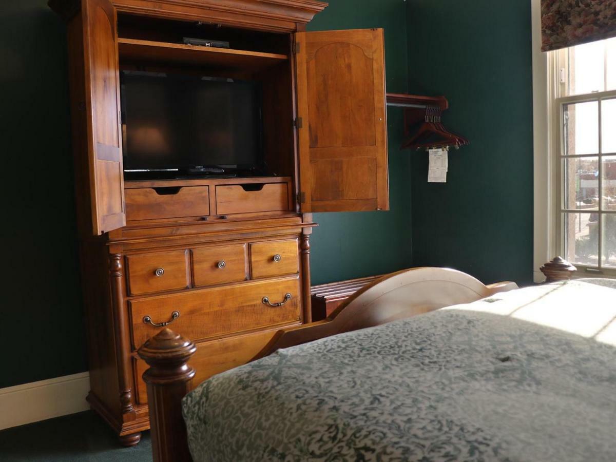 Saint Brendan'S Inn Green Bay Esterno foto